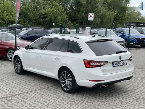 Skoda Superb 2017 - фото 21