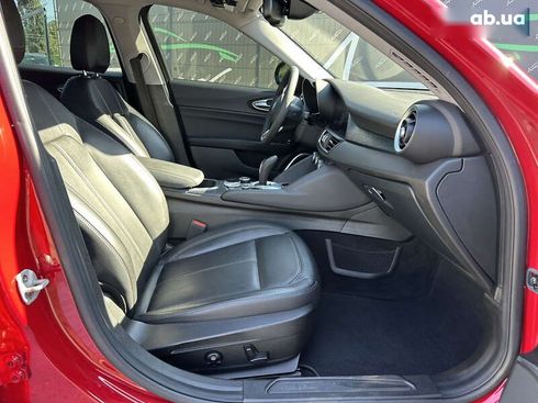 Alfa Romeo Giulia 2020 - фото 19