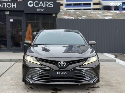 Toyota Camry 2018 - фото 2