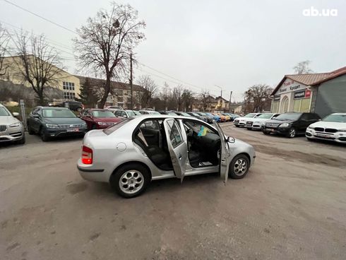 Skoda Fabia 2004 серый - фото 9