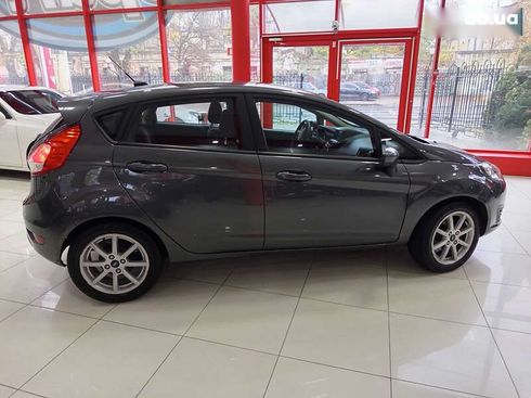 Ford Fiesta 2019 - фото 7