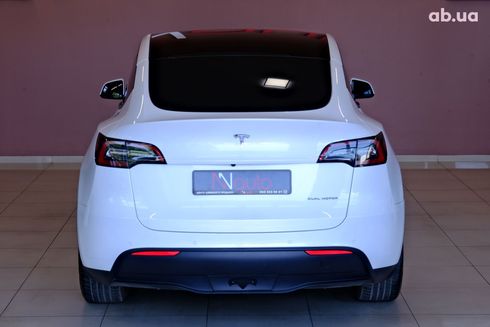 Tesla Model Y 2023 белый - фото 6