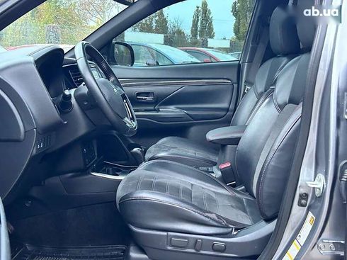 Mitsubishi Outlander 2020 - фото 13