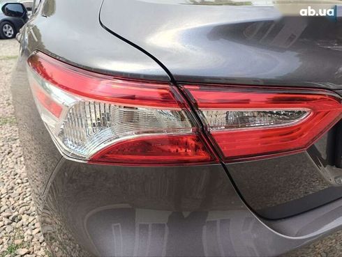 Toyota Camry 2019 - фото 10