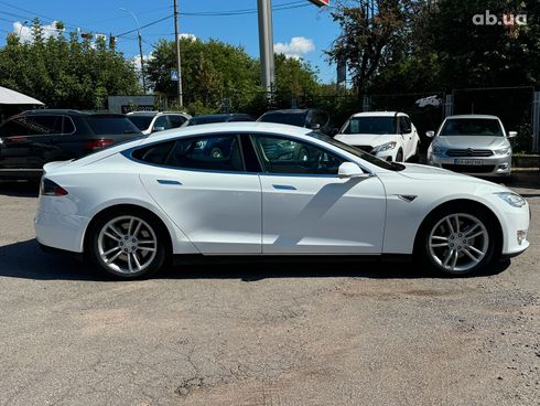 Tesla Model S 2013 белый - фото 7