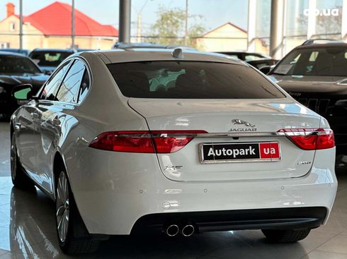 Jaguar XF 2016 белый - фото 8
