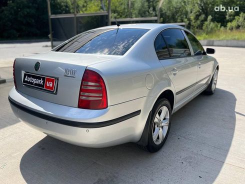 Skoda Superb 2006 серый - фото 8