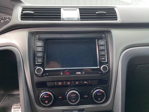 Volkswagen Passat 2012 серый - фото 25