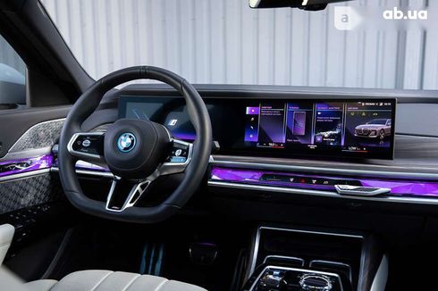 BMW i7 2022 - фото 26