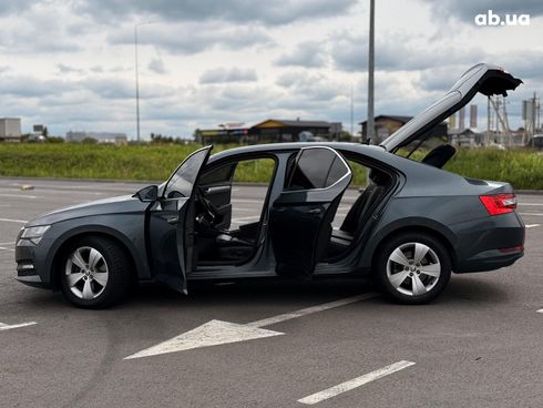 Skoda Superb 2019 серый - фото 24