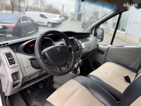 Renault Trafic 2011 - фото 13