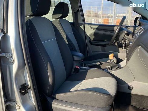 Ford Focus 2010 - фото 14