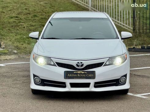 Toyota Camry 2014 - фото 5