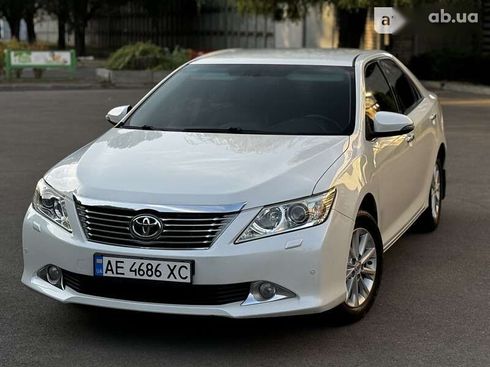 Toyota Camry 2011 - фото 2