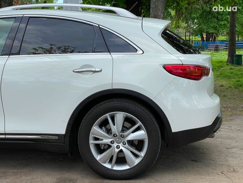 Infiniti QX70 2013 белый - фото 14