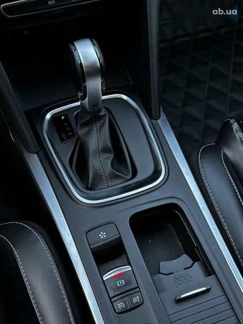 Renault Megane 2017 - фото 11