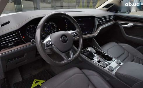 Volkswagen Touareg 2019 - фото 24