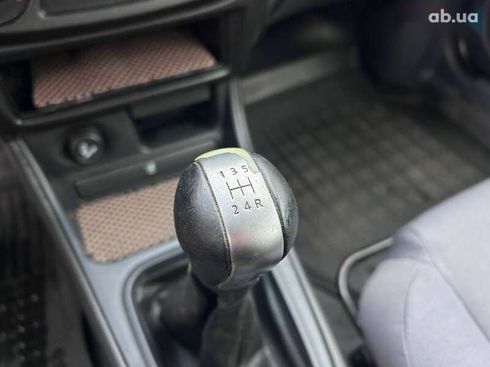 Nissan Almera 2004 - фото 18