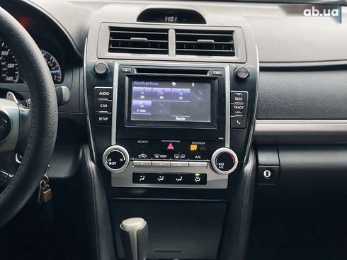 Toyota Camry 2014 - фото 18