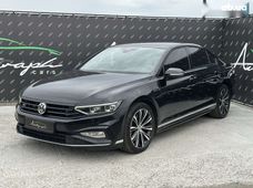 Продаж вживаних Volkswagen Passat 2020 року в Києві - купити на Автобазарі