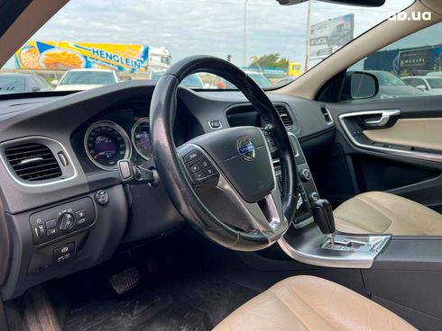 Volvo S60 2012 синий - фото 17