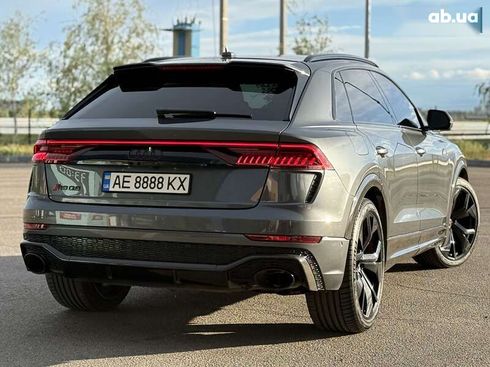 Audi RS Q8 2021 - фото 13