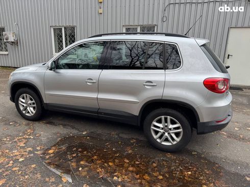 Volkswagen Tiguan 2010 серый - фото 11