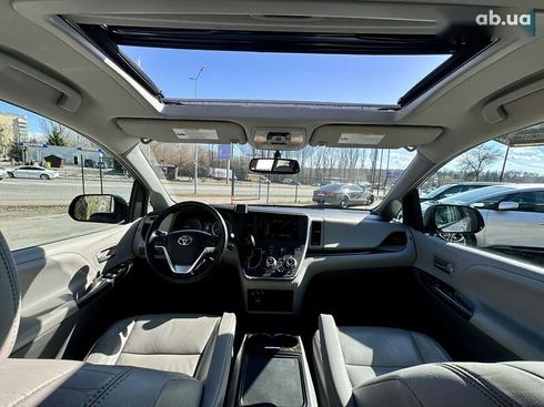 Toyota Sienna 2015 - фото 20