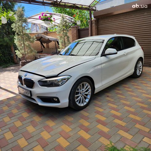 BMW 1 серия 2017 белый - фото 12