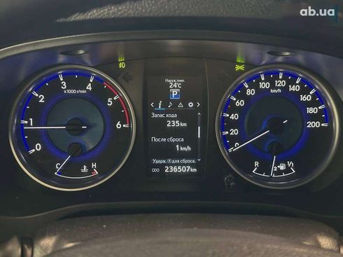 Toyota Hilux 2016 - фото 17