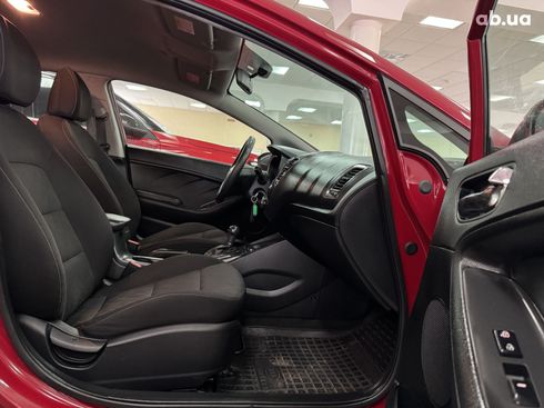Kia Forte 2015 красный - фото 5
