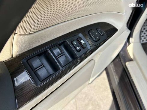 Lexus IS 2010 - фото 15