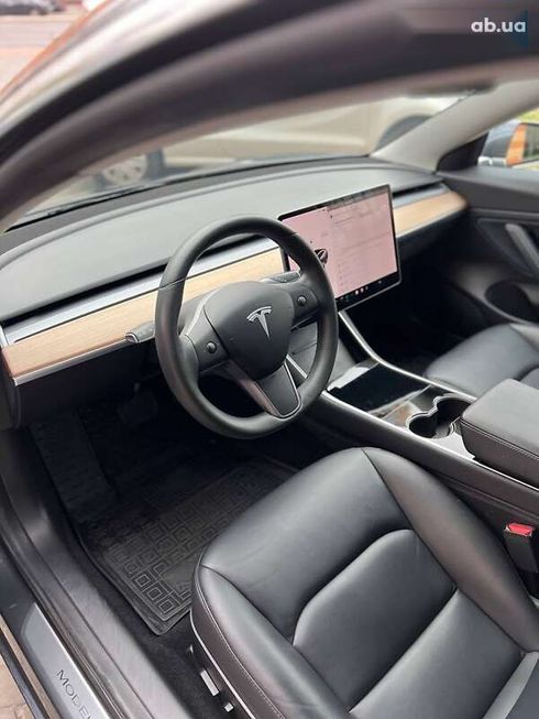 Tesla Model 3 2019 - фото 15