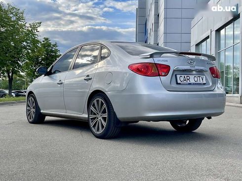 Hyundai Elantra 2011 - фото 7