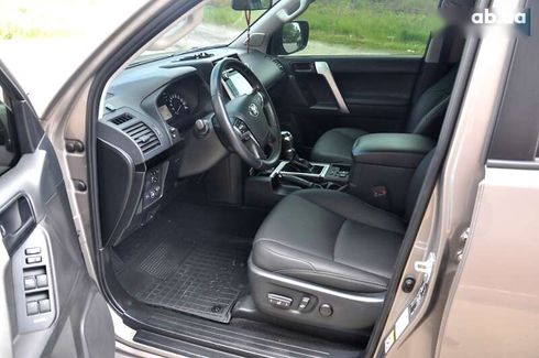 Toyota Land Cruiser Prado 2018 - фото 15