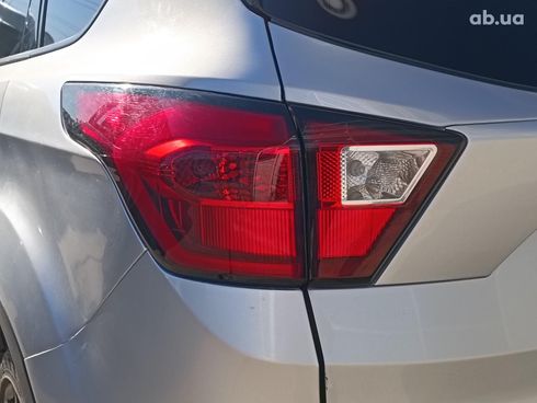 Ford Escape 2019 серый - фото 9