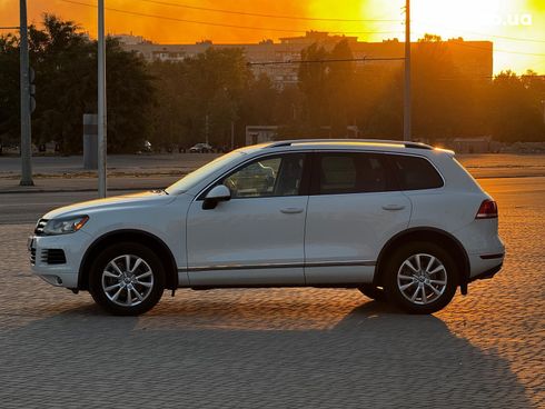 Volkswagen Touareg 2014 белый - фото 3