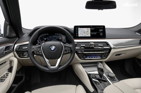 BMW 5 серия 2023 - фото 3