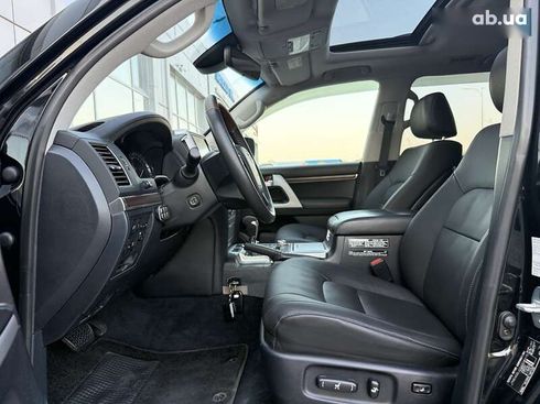Toyota Land Cruiser 2017 - фото 17