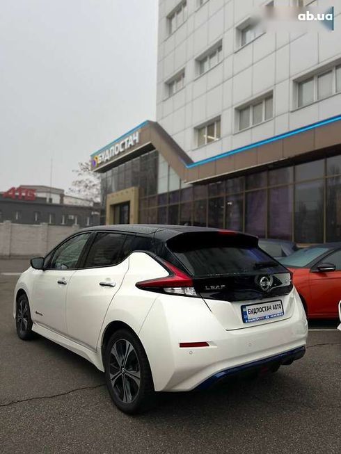 Nissan Leaf 2019 - фото 9