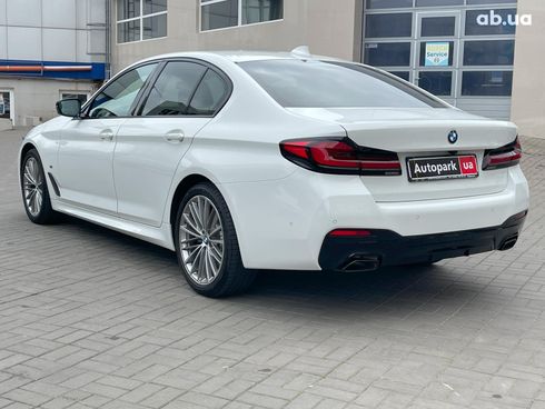 BMW 5 серия 2020 белый - фото 7