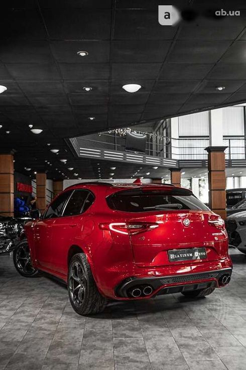 Alfa Romeo Stelvio 2018 - фото 12