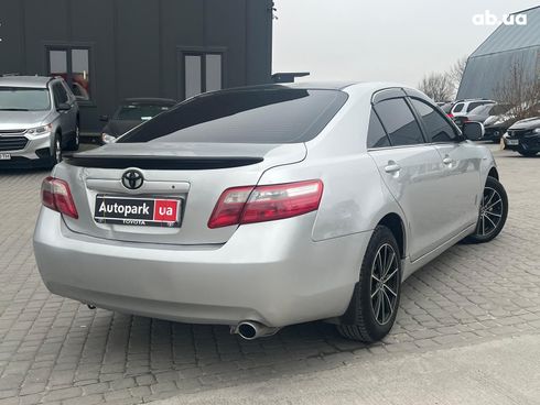 Toyota Camry 2008 серый - фото 9