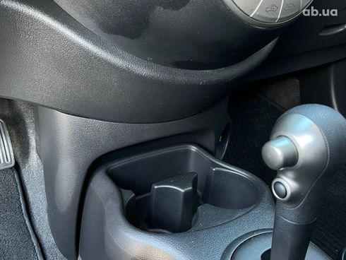 Nissan Micra 2010 фиолетовый - фото 34
