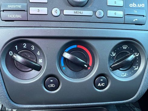 Ford Fusion 2011 белый - фото 27