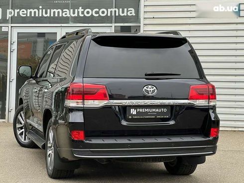 Toyota Land Cruiser 2019 - фото 8