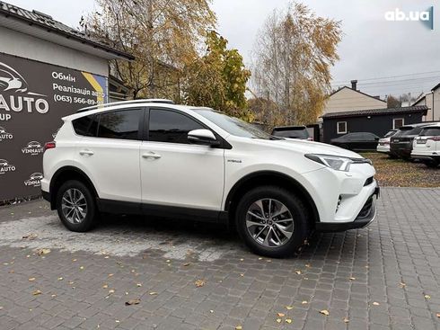 Toyota RAV4 2018 - фото 13