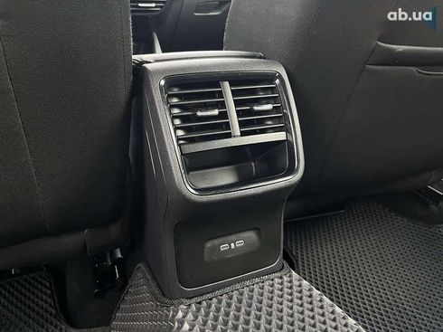Skoda Octavia 2021 - фото 23