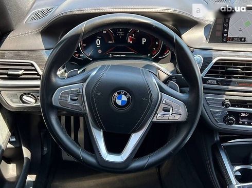 BMW 750 2017 - фото 15