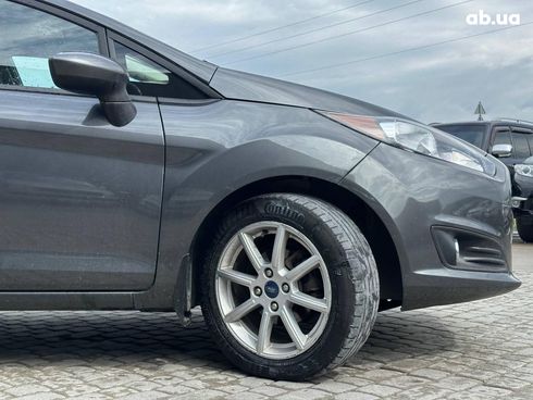 Ford Fiesta 2019 серый - фото 13